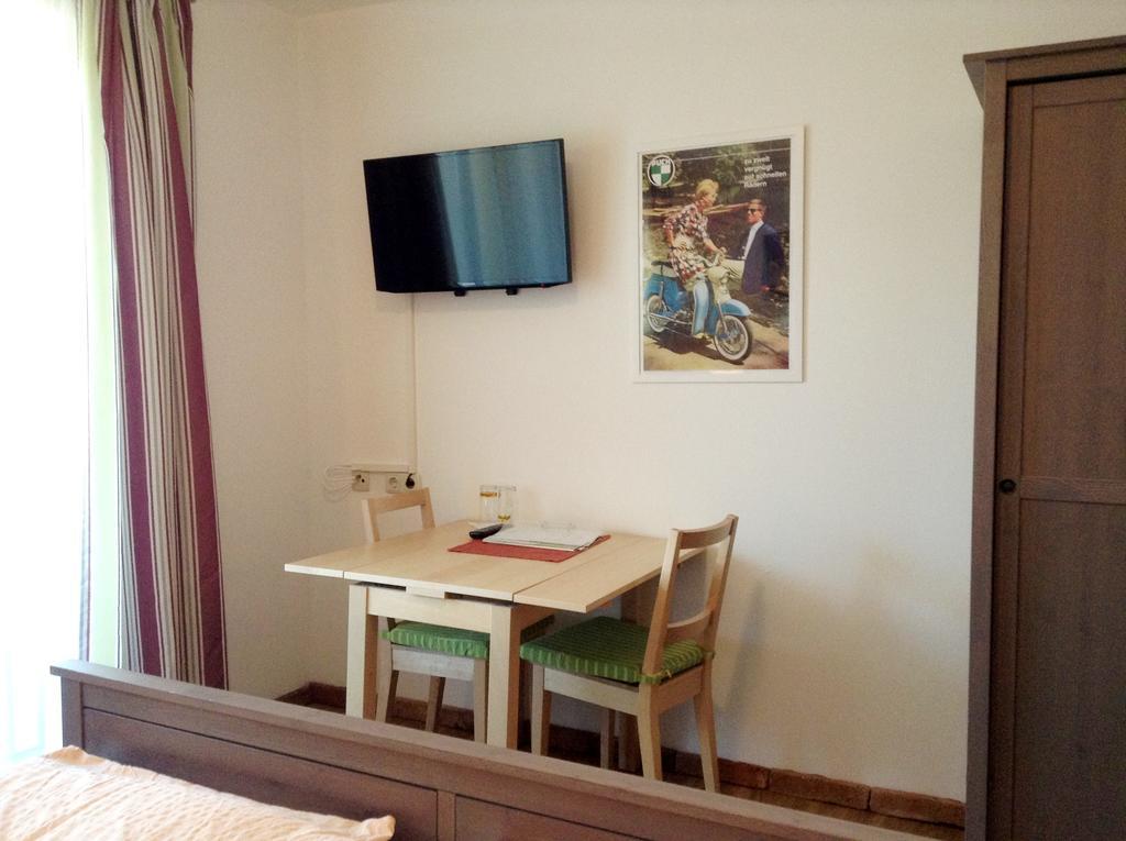 Gasthof Zur Haltestelle Lasberg Camera foto